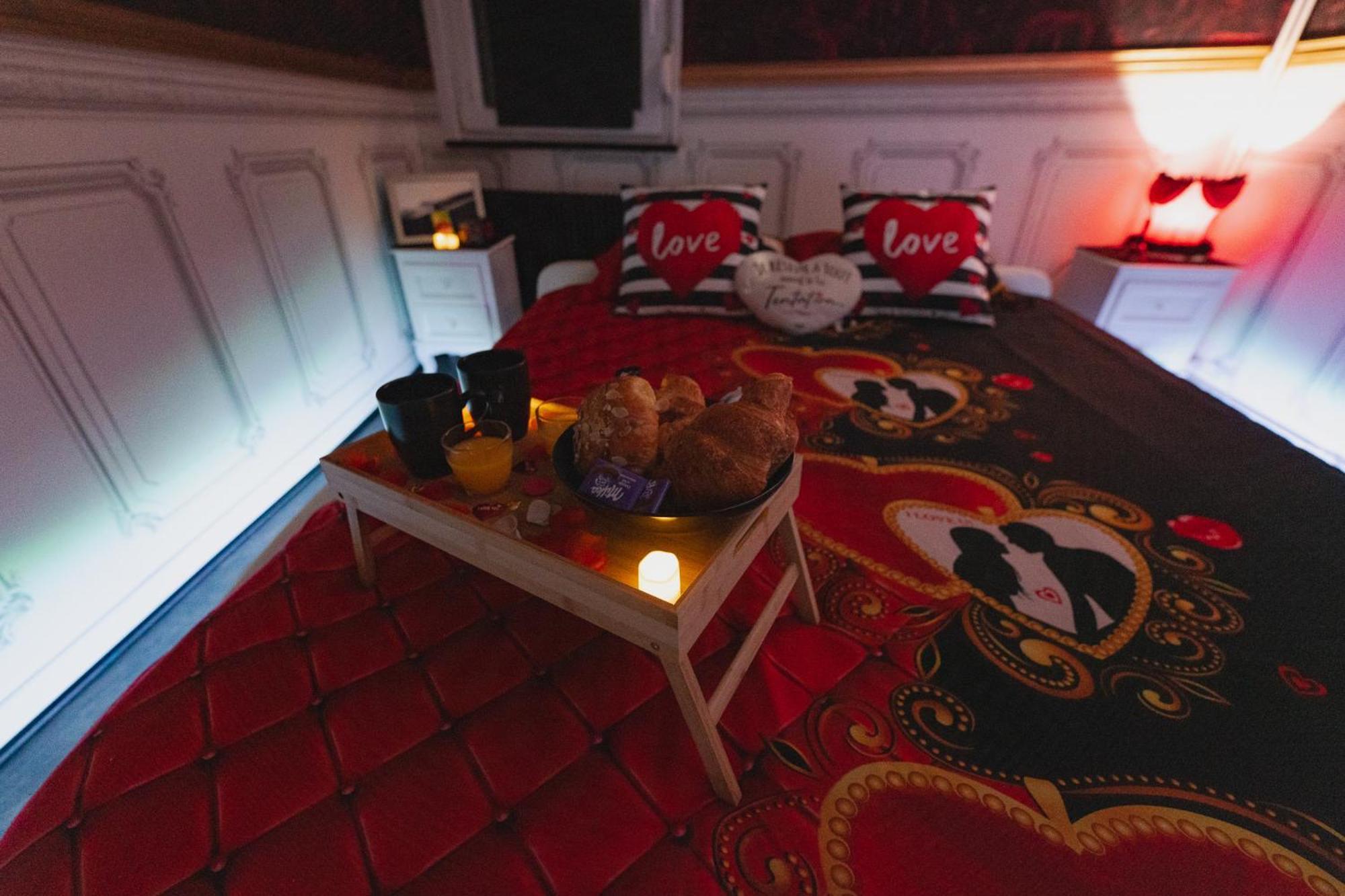 Bulle D'Amour , Une Nuit En Amoureux Thann Exterior photo
